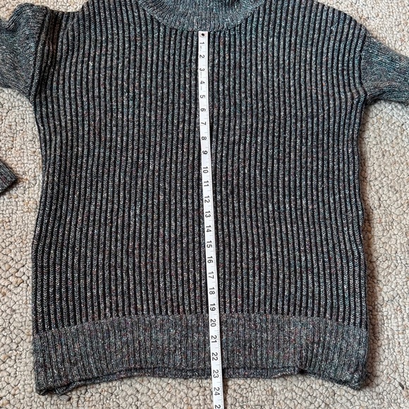 Leo & Nicole Green Multicolor Turtleneck Sweater - Picture 10 of 10